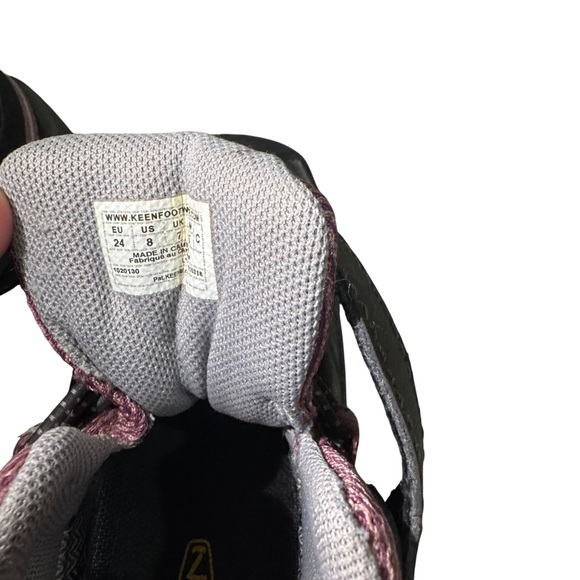 Keen Kids Black and Pink Boots - Picture 4 of 5